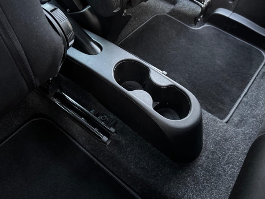 Console et planchers arrière après
